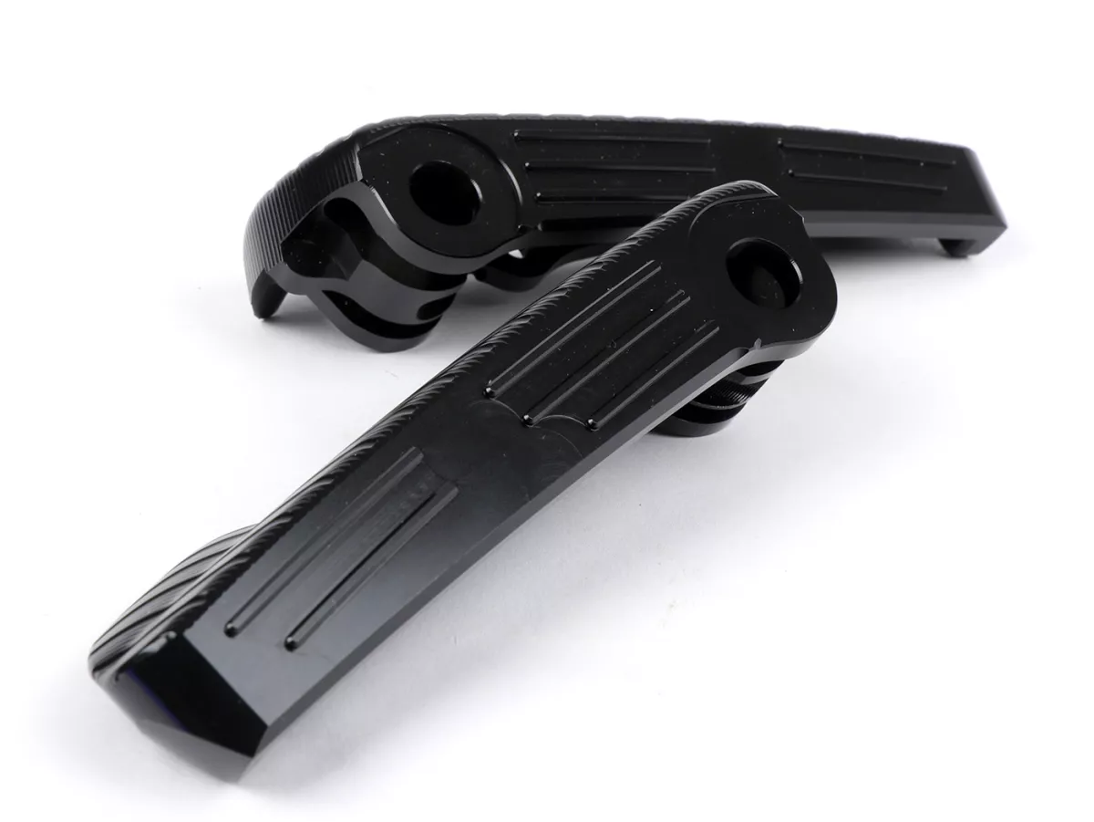 Repose-pieds -MOTO NOSTRA, CNC, noir brillant- Vespa GT, GTL, GTS 125-300, GTV - jusqu'en 2024