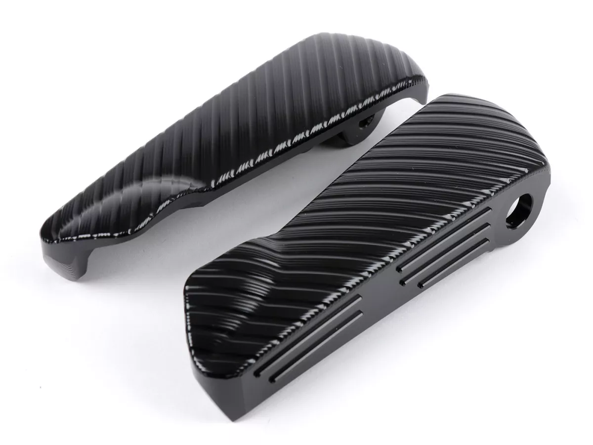 Repose-pieds -MOTO NOSTRA, CNC, noir brillant- Vespa GT, GTL, GTS 125-300, GTV - jusqu'en 2024