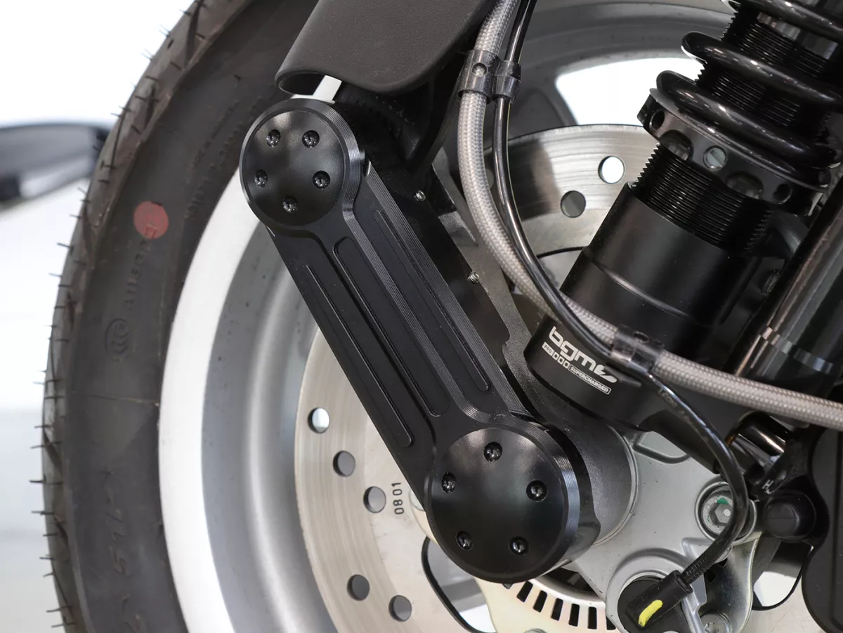 Penutup swingarm -MOTO NOSTRA, CNC, matt hitam, swingarm lurus- Vespa GT 125 (ZAPM31100), Vespa GT 200 (ZAPM31200), Vespa GT 60 (ZAPM45102), Vespa GT L 125 (ZAPM31101), Vespa GT L 200 (ZAPM31200), Vespa GTS 125 (ZAPM31300, ZAPMA3100), Vespa GTS 125 i