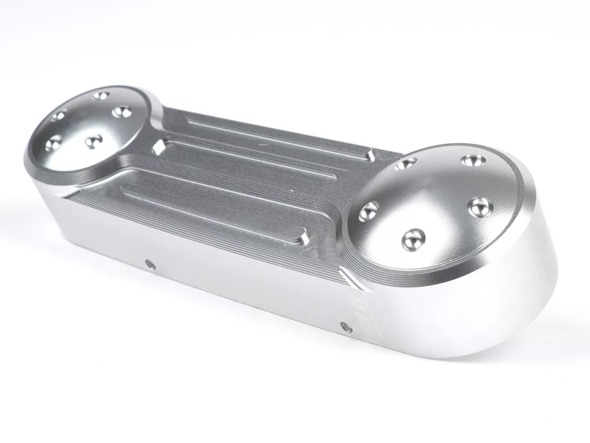 Penutup swingarm -MOTO NOSTRA, CNC, perak, swingarm lurus- Vespa GT 125 (ZAPM31100), Vespa GT 200 (ZAPM31200), Vespa GT 60 (ZAPM45102), Vespa GT L 125 (ZAPM31101), Vespa GT L 200 (ZAPM31200), Vespa GTS 125 (ZAPM31300, ZAPMA3100), Vespa GTS 125 i.e. S