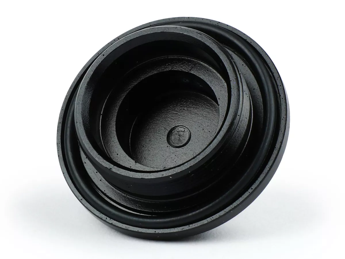 Bouchon huile -MOTO NOSTRA, CNC, noir mat- tous les modèles Piaggio Leader 125-200cc, LEM 125-150cc, HE 125-150cc, IGET 125-150cc, Quasar/HPE 250-310cc, Master 400-500cc
