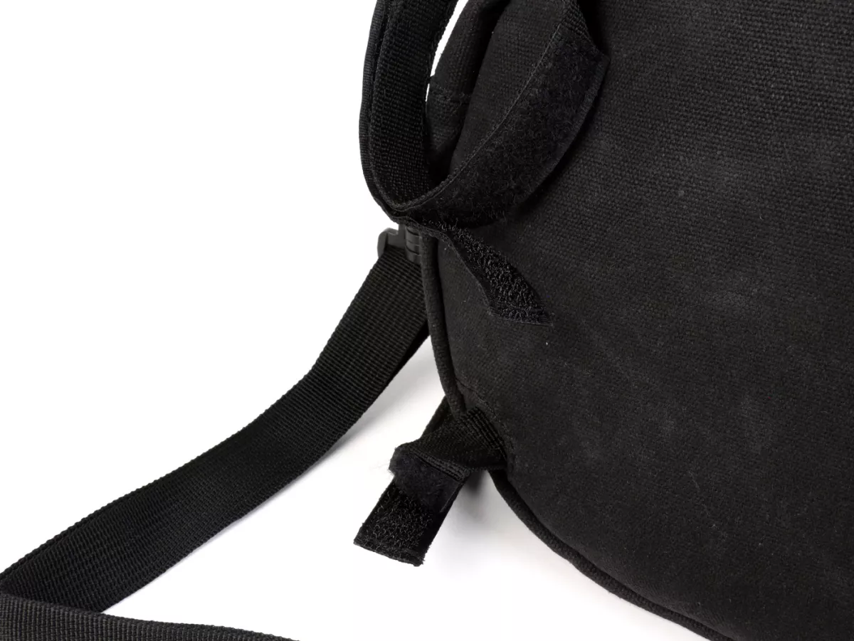 Tas bundar (Ø23cm) untuk roda cadangan 10 inci / tas bahu (termasuk tas ponsel (hingga 6,2 inci, mis. iPhone 11)) -MOTO NOSTRA Classic 'kanvas lilin' - cocok untuk mis. Vespa, Lambretta - hitam