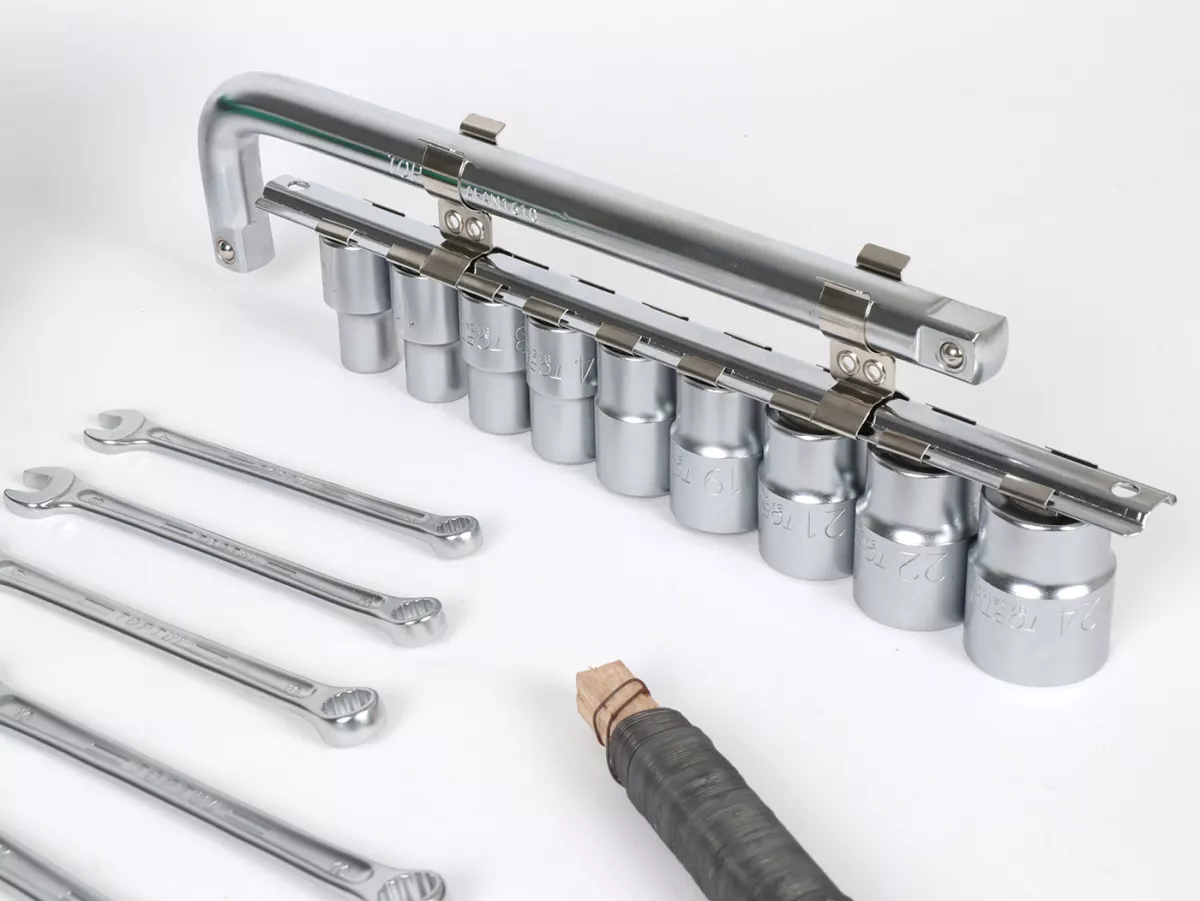 Gereedschapstas met gereedschap -MOTO NOSTRA- Vespa VNB, VBB, Rally, Sprint, PX, PK, Lambretta, GTS, Sprint, Primavera, LX, S, ET4 universeel - Zwart