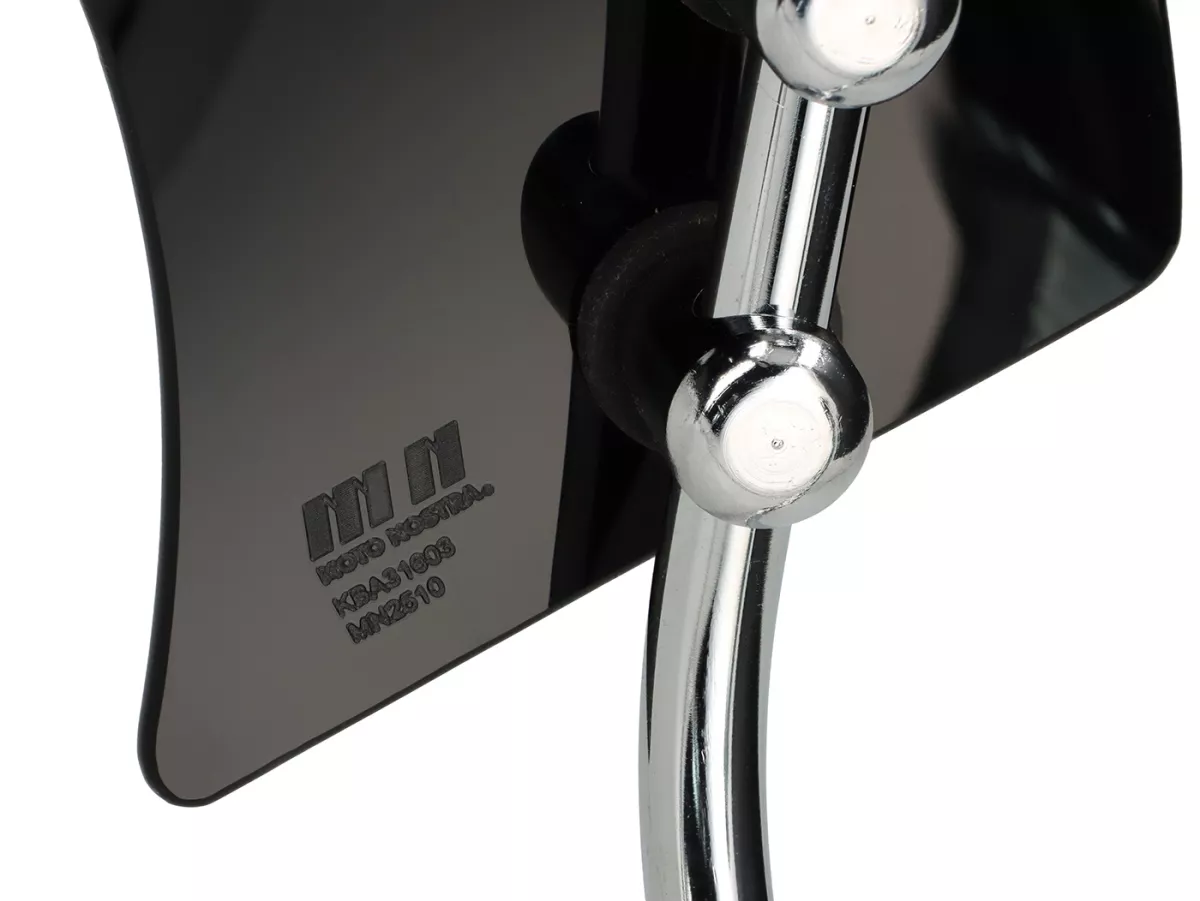 Voorruit met verchroomde beugels -MOTO NOSTRA, b=300mm, h=105mm- Vespa GTS 125-300cc HPE (2019-2022) - zwart getint glas