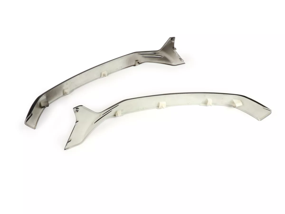 Kit carénage latéral -MOTO NOSTRA- carbon style - Vespa GTS 125 (ZAPM31300), Vespa GTS 250 (ZAPM45100, ZAPM45101), Vespa GTS 300 (ZAPM45200, ZAPM45202), Vespa GTS Super 125 (ZAPM45300, ZAPM45301), Vespa GTS Super 300 (ZAPM45200, ZAPM45202), Vespa GTS Supe