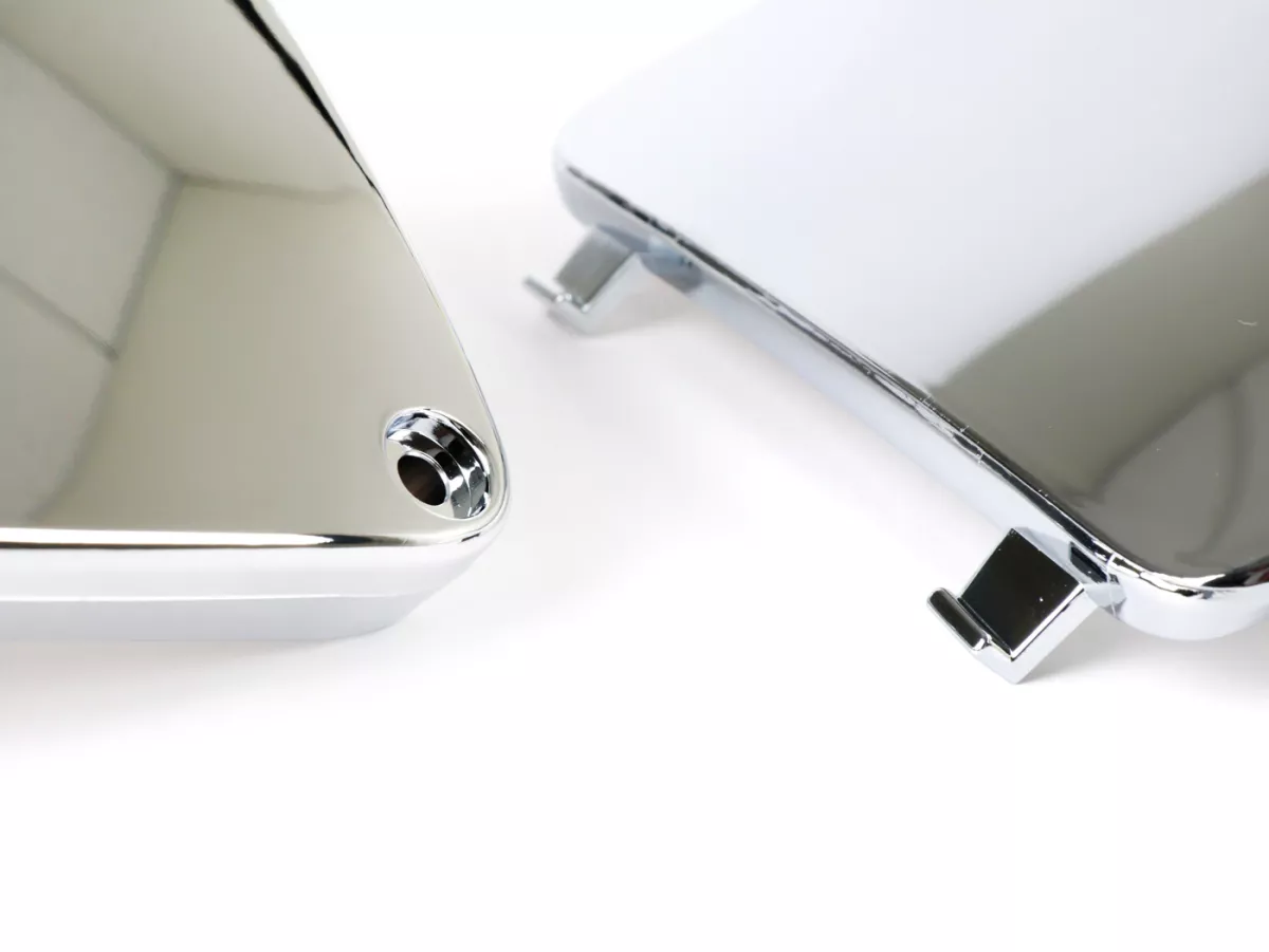 Maintenance flap set for interior lining leg shield -MOTO NOSTRA- Vespa GT, GTL, GTV, GTS 125-300 (03-22), HPE, Supertech, Supersport, Touring - (cover for cooling water connection / fuses) - chrome