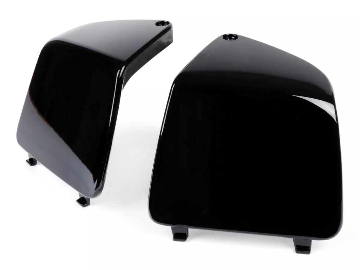 Jeu de clapets de maintenance pour l'habillage intérieur du bouclier de jambe -MOTO NOSTRA- Vespa GT, GTL, GTV, GTS 125-300 (03-22), HPE, Supertech, Supersport, Touring - (couvercle pour le raccordement de l'eau de refroidissement / fusibles) - noir brill