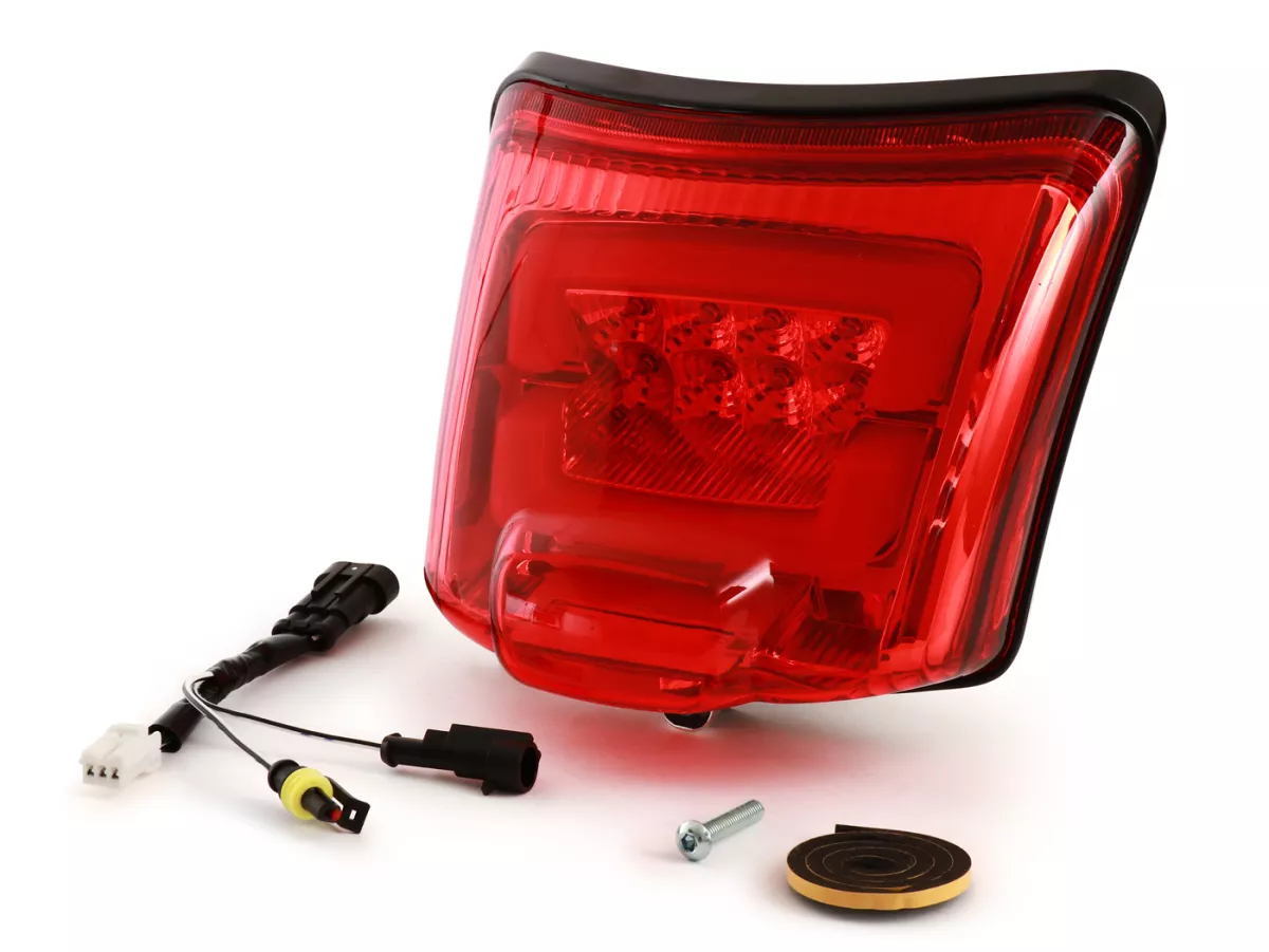 Feu arrière avec support de montage -MOTO NOSTRA, LED 'Boulder'- Vespa GTS (2019-2022) GTS125 iGet, GTS300 HPE, GTS SUPER 125/300 HPE, GTS SUPERSPORT 125/300, GTS SUPERTECH 125/300 HPE - cabochon rouge/ support de montage noir brillant