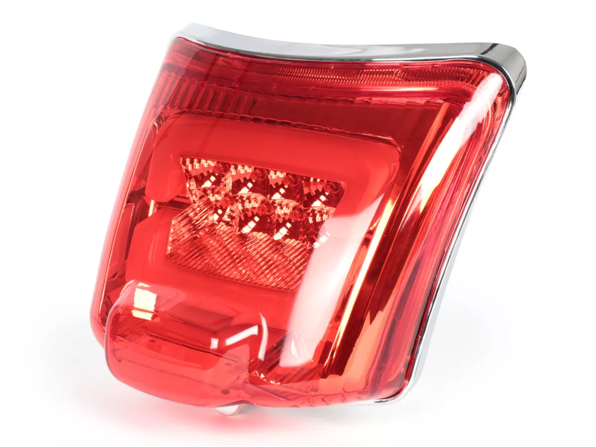 Achterlicht incl. frame -MOTO NOSTRA, LED 'Boulder' - Vespa GTS (2019-2022) GTS125 iGet, GTS300 HPE, GTS SUPER 125/300 HPE, GTS SUPERSPORT 125/300, GTS SUPERTECH 125/300 HPE - Rood glas/verchroomd frame