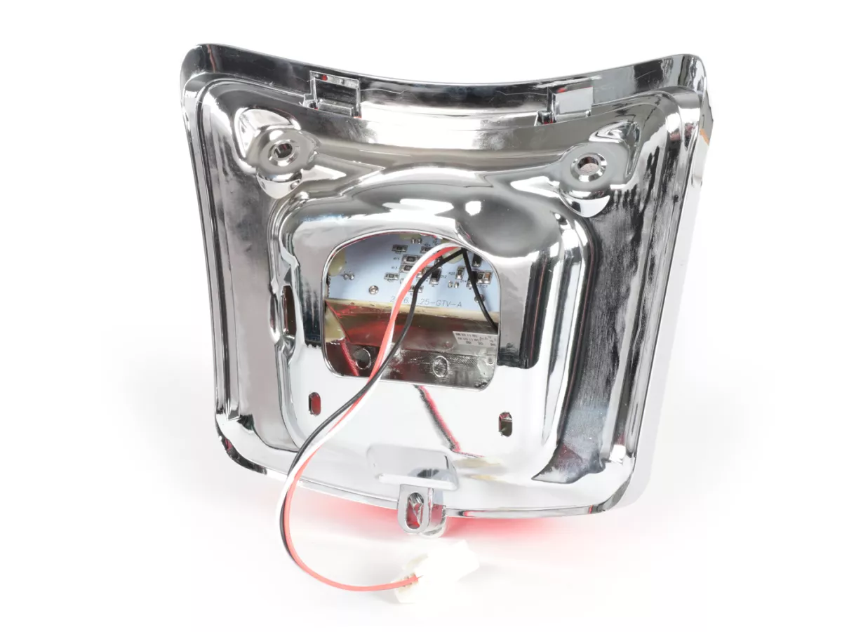 Achterlicht incl. frame -MOTO NOSTRA, LED 'Boulder' - Vespa GTS (2019-2022) GTS125 iGet, GTS300 HPE, GTS SUPER 125/300 HPE, GTS SUPERSPORT 125/300, GTS SUPERTECH 125/300 HPE - Rood glas/verchroomd frame