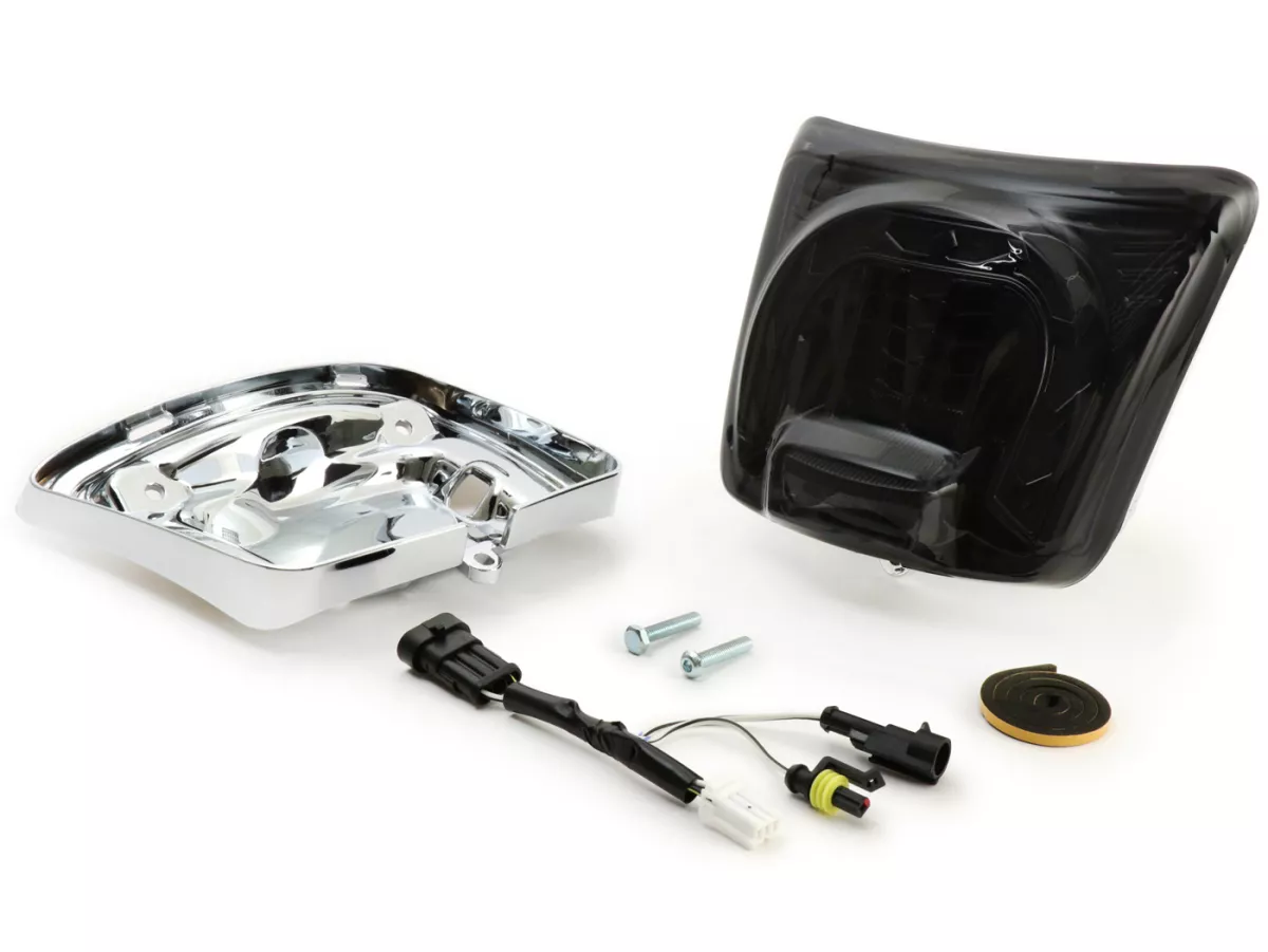 Lampu belakang termasuk rangka -MOTO NOSTRA, LED 'Panah' - Vespa GTS (2019-2022) GTS125 iGet, GTS300 HPE, GTS SUPER 125/300 HPE, GTS SUPERSPORT 125/300, GTS SUPERTECH 125/300 HPE - kaca hitam/ rangka berlapis krom