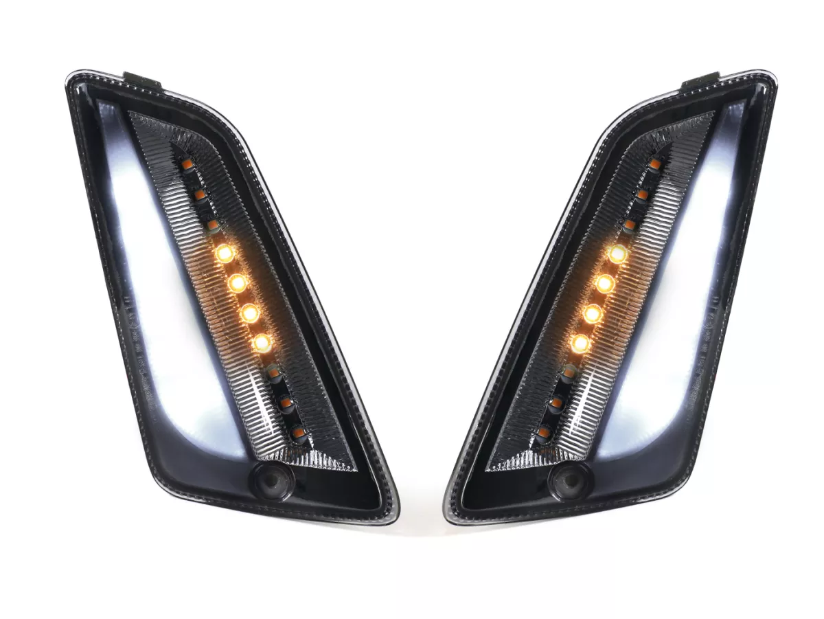 Set indicatori di direzione anteriori -MOTO NOSTRA (2014-2022) luce di marcia dinamica a LED, luce di marcia diurna (E-mark)- Vespa GT, GTL, GTV, GTS 125-300, HPE, Supertech (2019-2022) - fumé