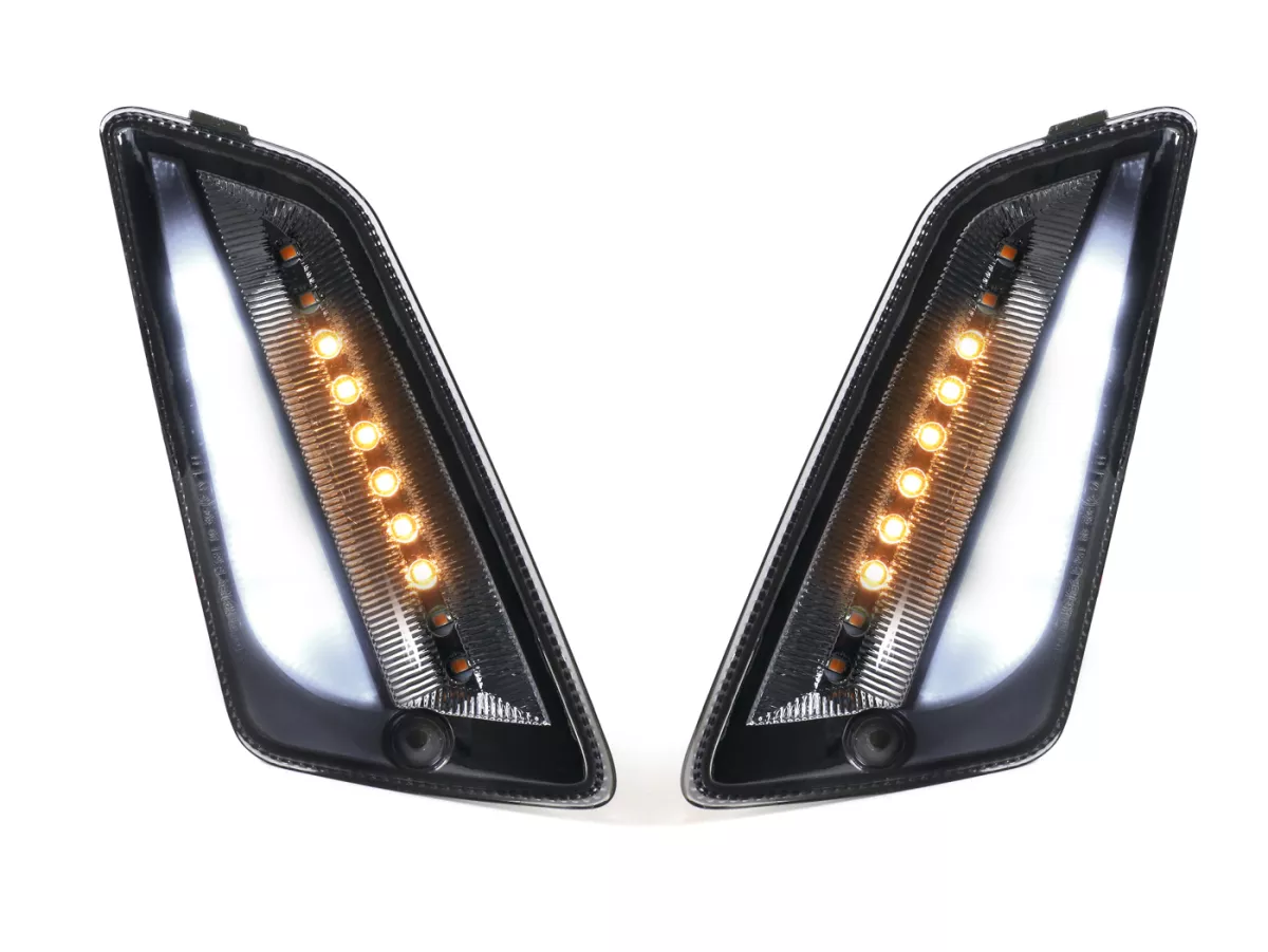 Set indicatori di direzione anteriori -MOTO NOSTRA (2014-2022) luce di marcia dinamica a LED, luce di marcia diurna (E-mark)- Vespa GT, GTL, GTV, GTS 125-300, HPE, Supertech (2019-2022) - fumé