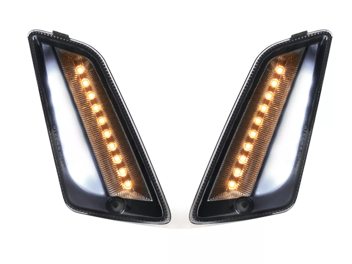 Set indicatori di direzione anteriori -MOTO NOSTRA (2014-2022) luce di marcia dinamica a LED, luce di marcia diurna (E-mark)- Vespa GT, GTL, GTV, GTS 125-300, HPE, Supertech (2019-2022) - fumé