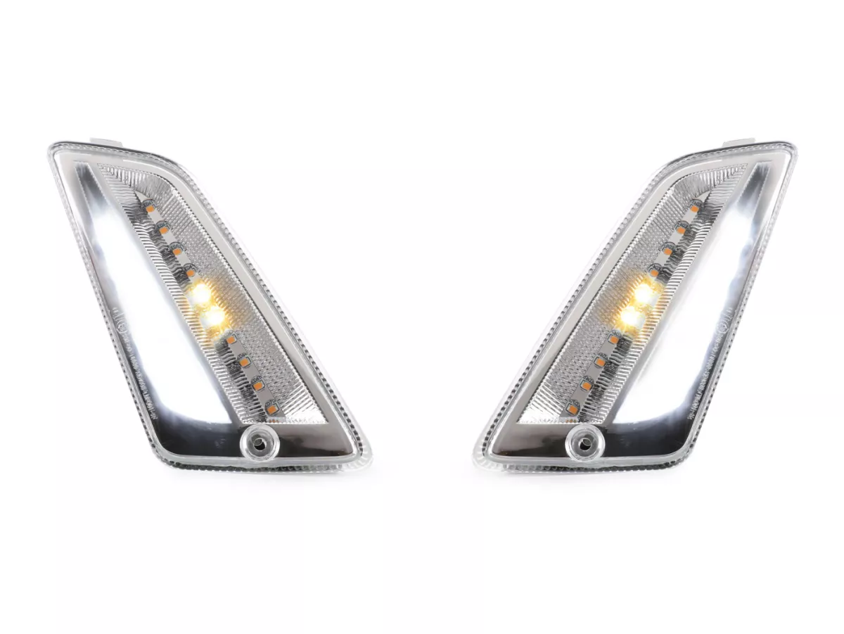 Set indicatori di direzione anteriori -MOTO NOSTRA (2014-) luce di marcia dinamica a LED, luce di marcia diurna (E-mark)- Vespa GT, GTL, GTV, GTS 125-300, HPE, Supertech (2019-2022) - bianco
