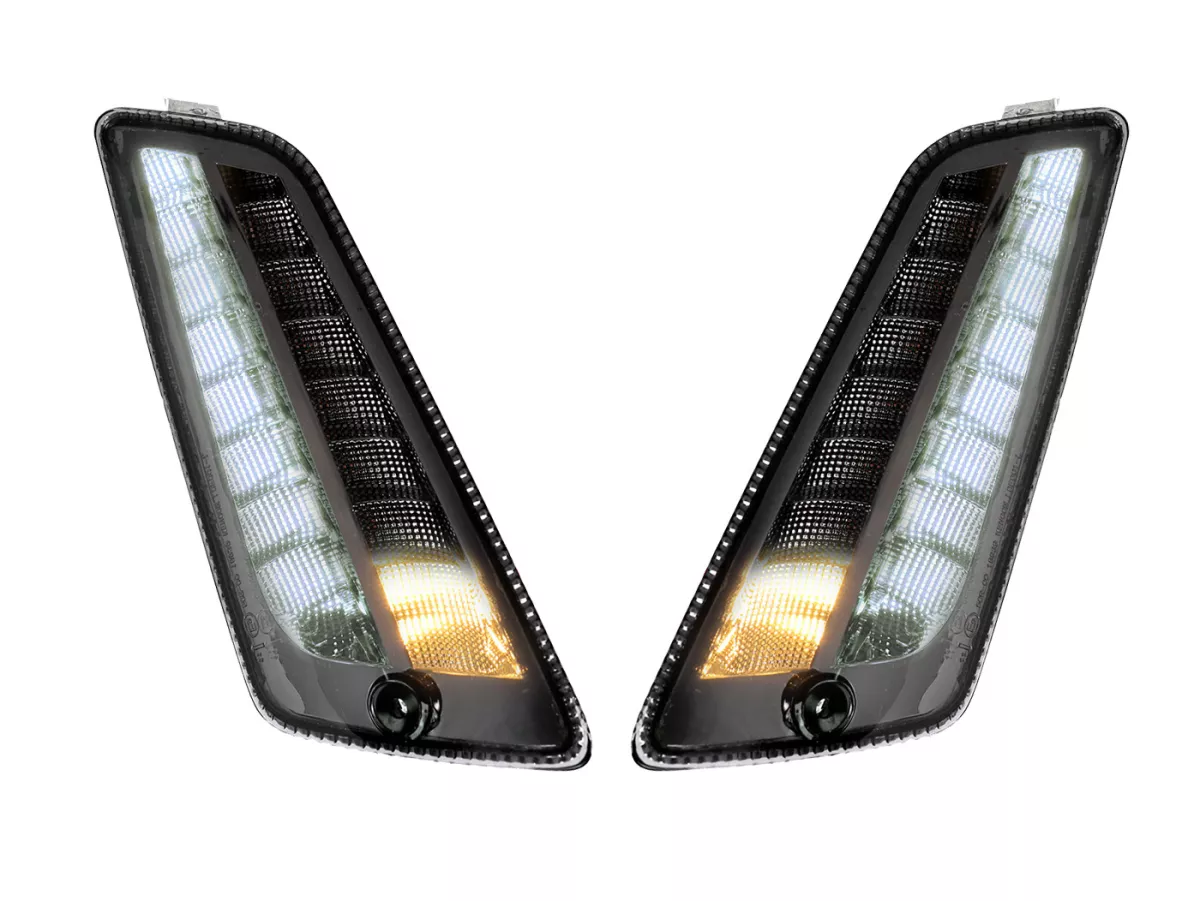 Främre blinkerssats -MOTO NOSTRA 2K22 (2014-) dynamiskt LED-körljus, dagsljus (E-märke)- Vespa GT, GTL, GTV, GTS 125-300, HPE, Supertech (2019-2022) - rökt