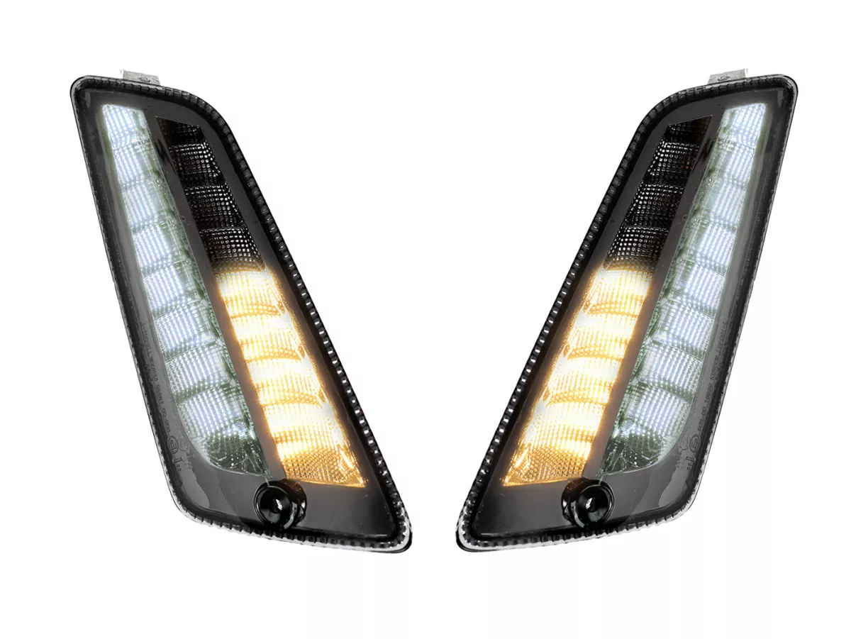 Främre blinkerssats -MOTO NOSTRA 2K22 (2014-) dynamiskt LED-körljus, dagsljus (E-märke)- Vespa GT, GTL, GTV, GTS 125-300, HPE, Supertech (2019-2022) - rökt