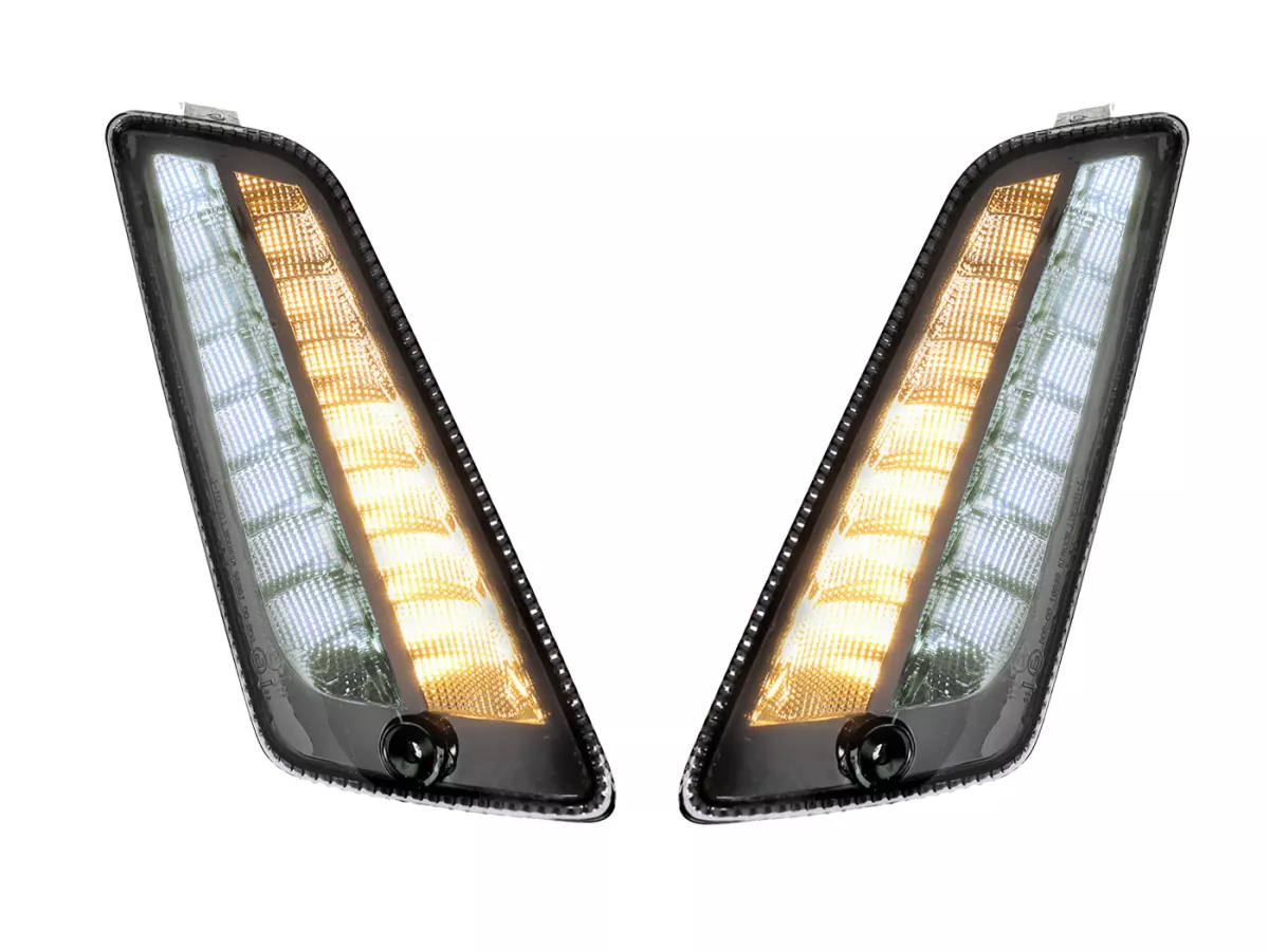 Främre blinkerssats -MOTO NOSTRA 2K22 (2014-) dynamiskt LED-körljus, dagsljus (E-märke)- Vespa GT, GTL, GTV, GTS 125-300, HPE, Supertech (2019-2022) - rökt