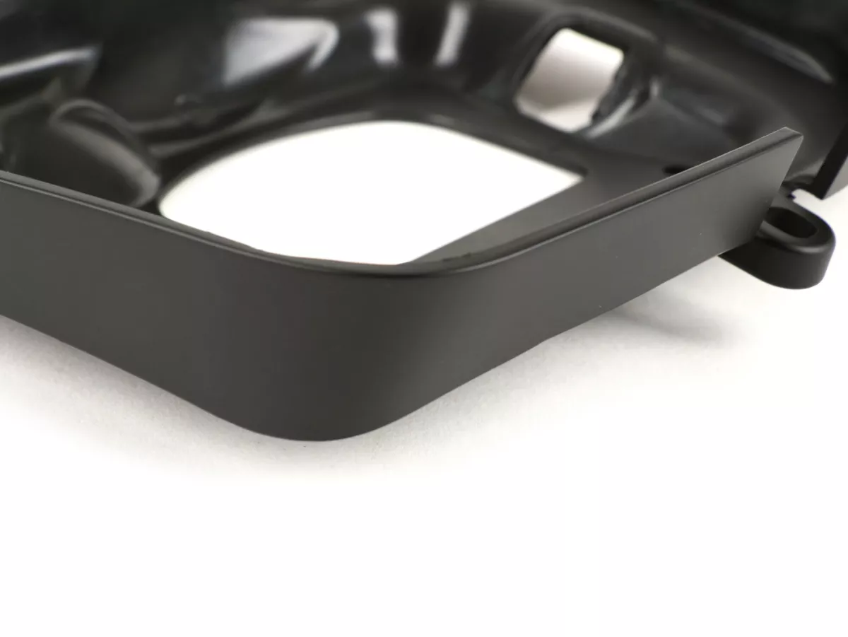 Achterlichtframe -MOTO NOSTRA, mat zwart- Vespa GTS 125 (ZAPMA3100, ZAPMA3200), Vespa GTS 150 (ZAPMA3200, ZAPMA3100), Vespa GTS 250 (ZAPM45100), Vespa GTS 300 (ZAPM45200, ZAPM45202, ZAPMA3300), Vespa GTS Super 125 (ZAPM45300, ZAPMA3100, ZAPMA3200, ZAPM4