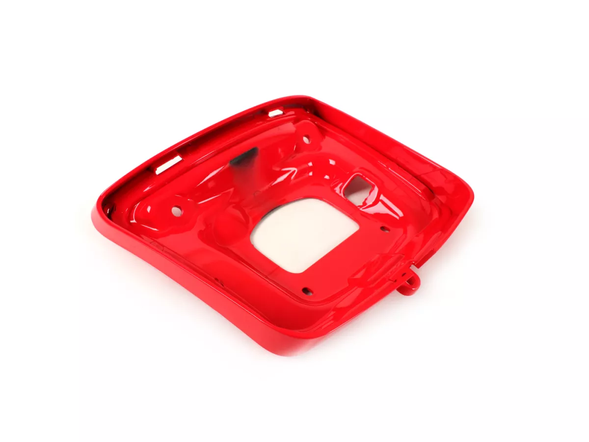 Bakljusram -MOTO NOSTRA, röd (894)- Vespa GTS 125 (ZAPMA3100, ZAPMA3200), Vespa GTS 150 (ZAPMA3200, ZAPMA3100), Vespa GTS 250 (ZAPM45100), Vespa GTS 300 (ZAPM45200, ZAPM45202, ZAPMA3300), Vespa GTS Super 125 (ZAPM45300, ZAPMA3100, ZAPMA3200, ZAPM4530)