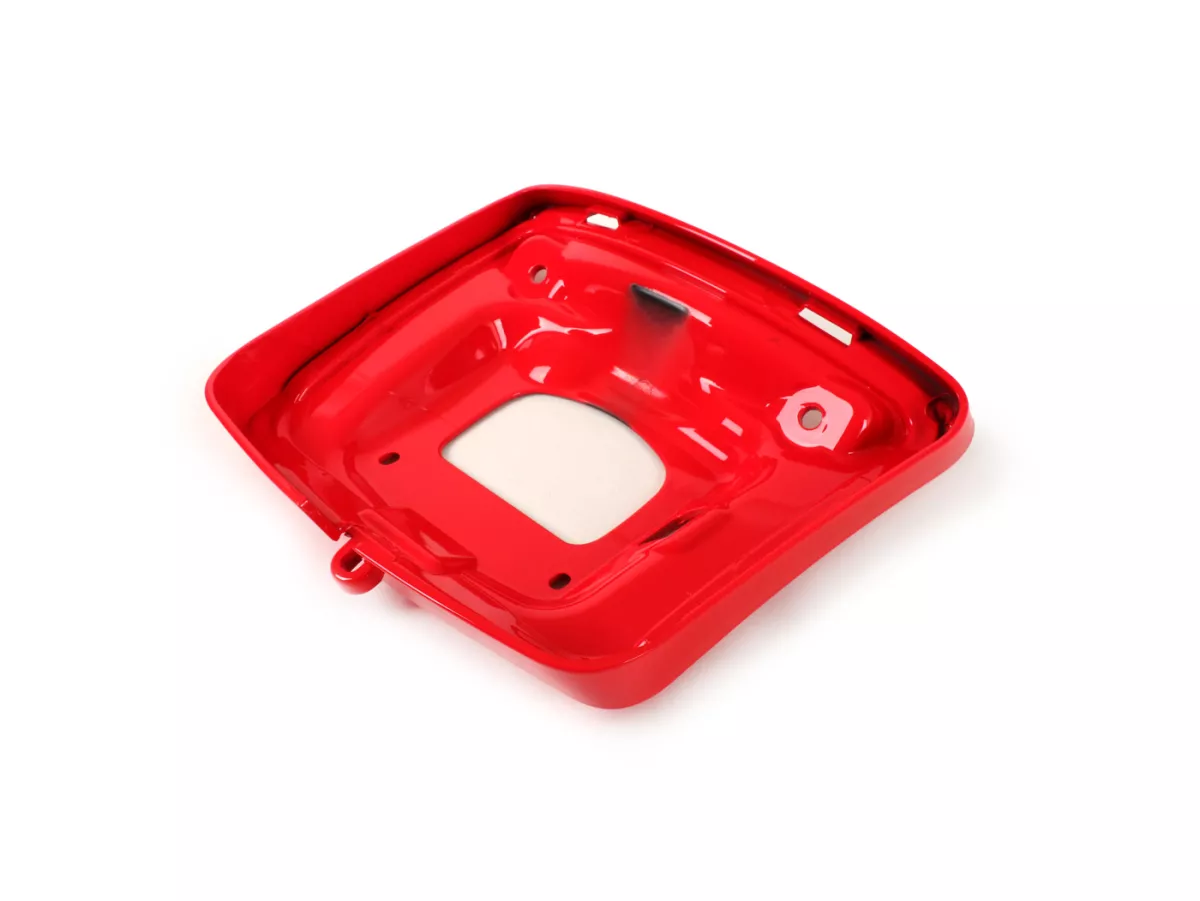 Bakljusram -MOTO NOSTRA, röd (894)- Vespa GTS 125 (ZAPMA3100, ZAPMA3200), Vespa GTS 150 (ZAPMA3200, ZAPMA3100), Vespa GTS 250 (ZAPM45100), Vespa GTS 300 (ZAPM45200, ZAPM45202, ZAPMA3300), Vespa GTS Super 125 (ZAPM45300, ZAPMA3100, ZAPMA3200, ZAPM4530)