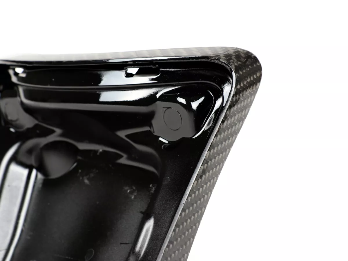 Tail light frame for conversion -MOTO NOSTRA to mount new type tail light from 2014 on vehicles until 2014- Vespa GT, GTS 125-300, GTL (-2014) - carbon fibre