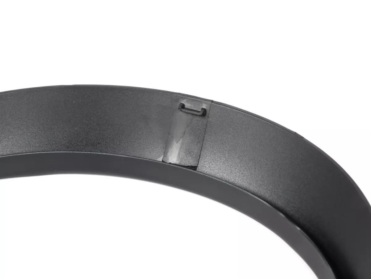 Cincin trim lampu depan -MOTO NOSTRA- Vespa GTS Notte, GTV yaitu Sei Giorni 300 (ZAPMA3602), GTS yaitu Super300 HPE (ZAPMA3600), GTS HPE 300 E4 (M4A36M) - matt hitam