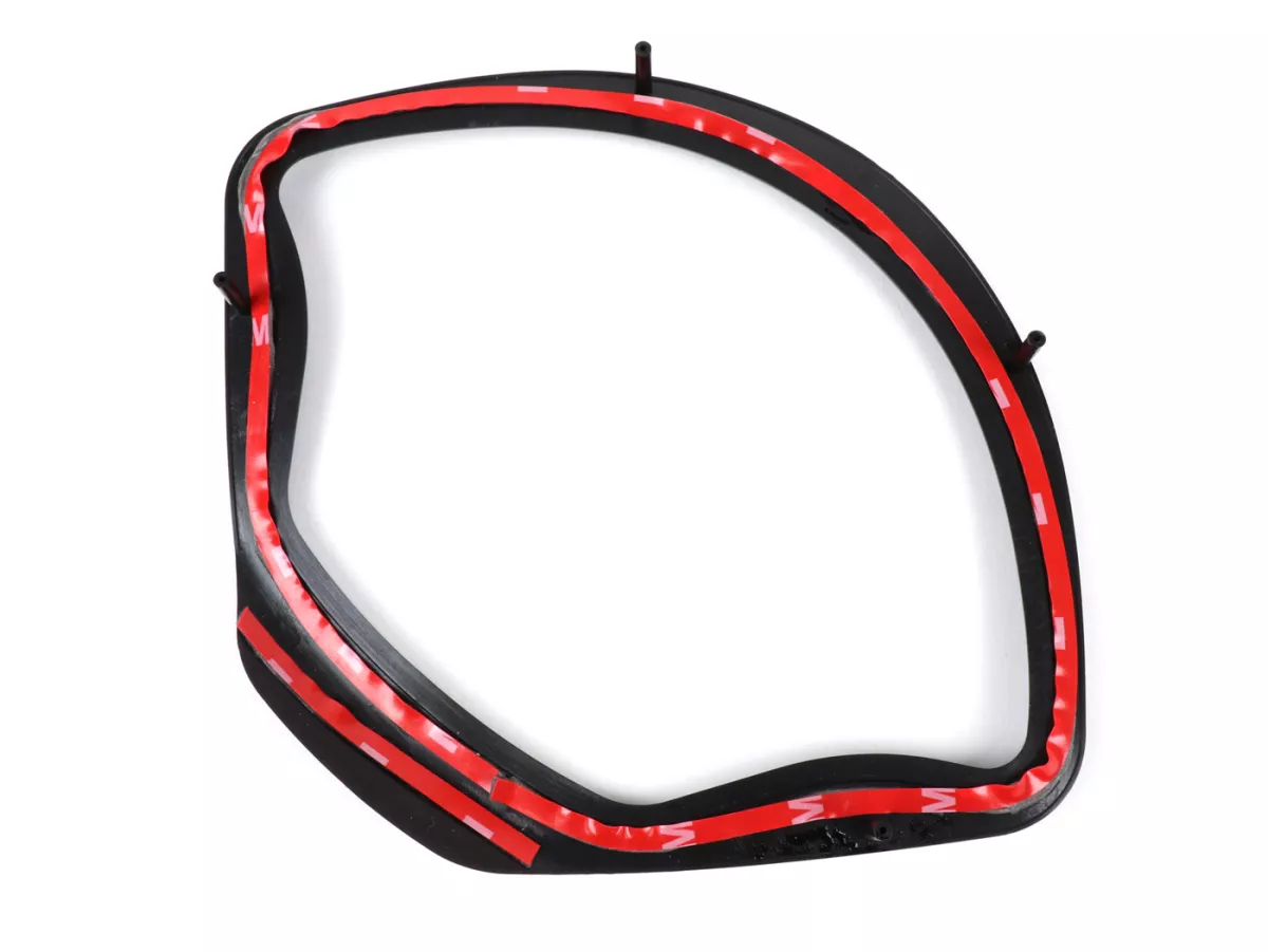 Bingkai speedometer -MOTO NOSTRA- hitam mengkilap - Vespa GTS 125 (ZAPMA3100, ZAPMA3200, ZAPMA3700), Vespa GTS 150 (ZAPMA3200, ZAPMA3100), Vespa GTS 250 (ZAPM45100), Vespa GTS 300 (ZAPM45200, ZAPM45202, ZAPMA3300), Vespa GTS HPE 300 (ZAPMA3600, ZAPMD310),