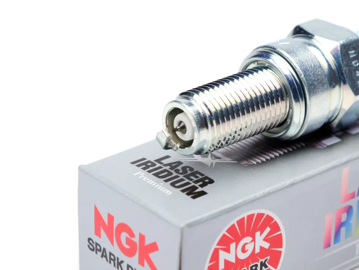 Spark plug -NGK MR- Laser Iridium Premium MR7BI-8 - Vespa GTS300 HPE (ZAPMA360, ZAPMA3600, ZAPMA3602, ZAPMA362), Piaggio MP3 HPE 300/500 (ZAPTA2100, ZAPTA1202, ZAPTA1204)