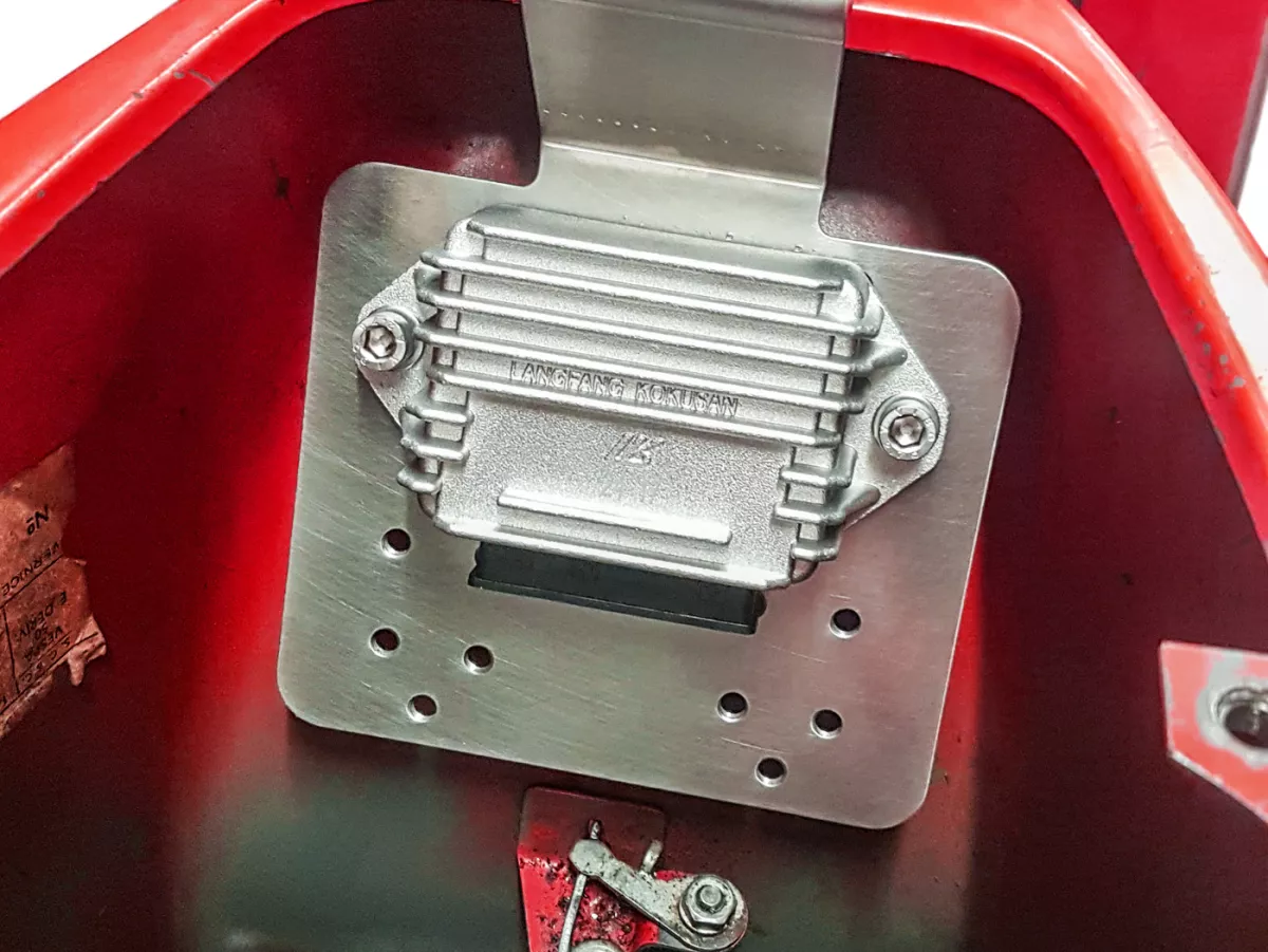 Halteblech Zündspule / CDI / Spannungsregler -MRP- Vespa V50, V90, SS50, SS90, PV125