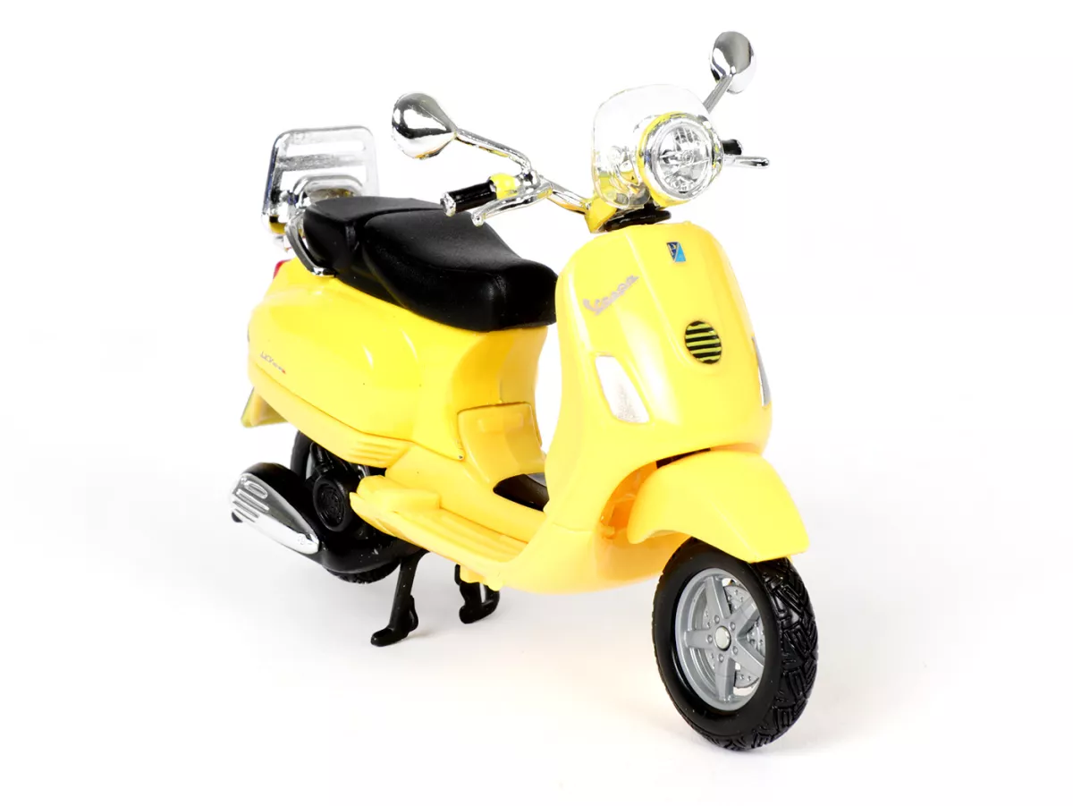 Modèle réduit -MAISTO 1:18- Vespa LXV (2013)