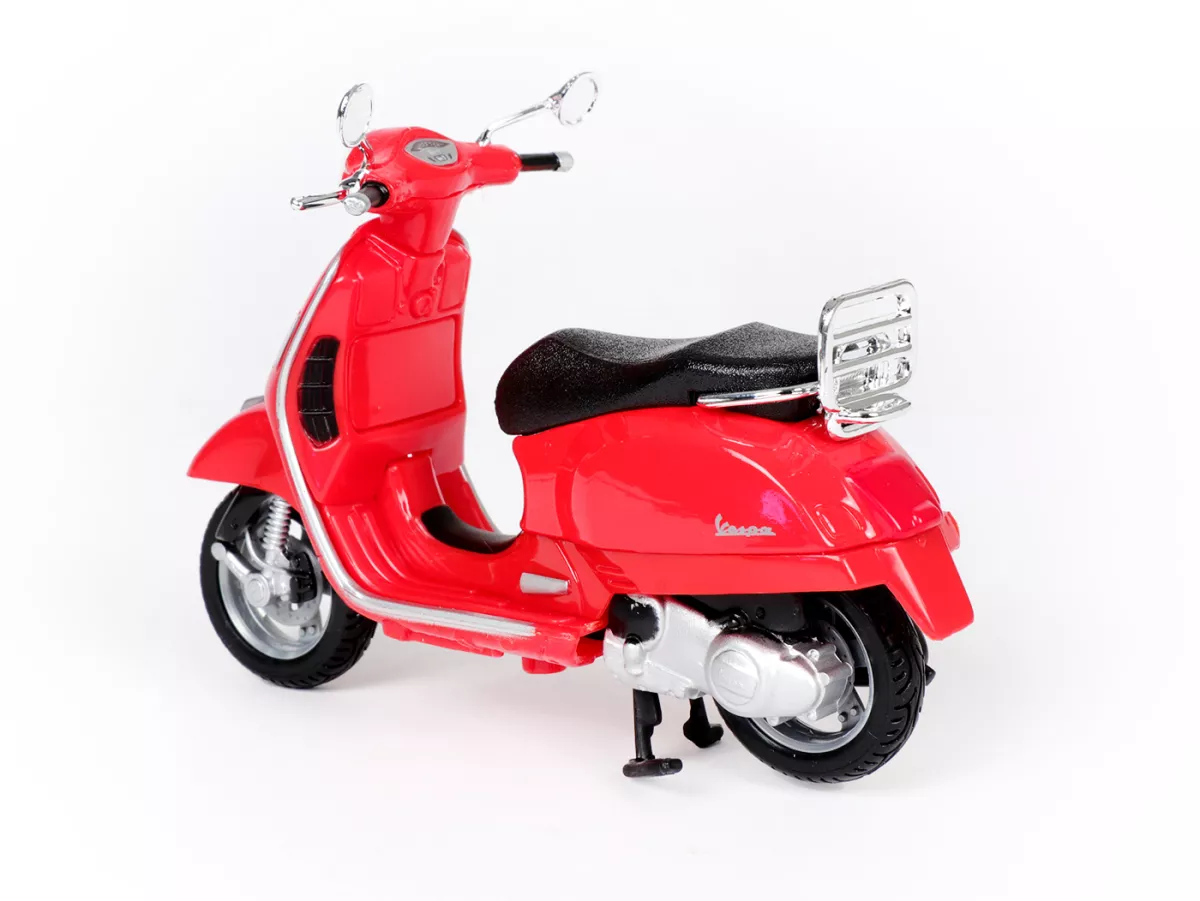 Model -MAISTO 1:18- Vespa GTS 300 (2017)