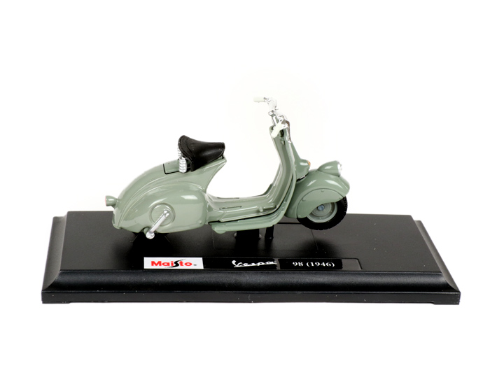 Modèle réduit -MAISTO 1:18- Vespa 98 (1946) - gris