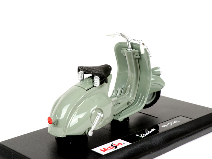 Modèle réduit -MAISTO 1:18- Vespa 98 (1946) - gris