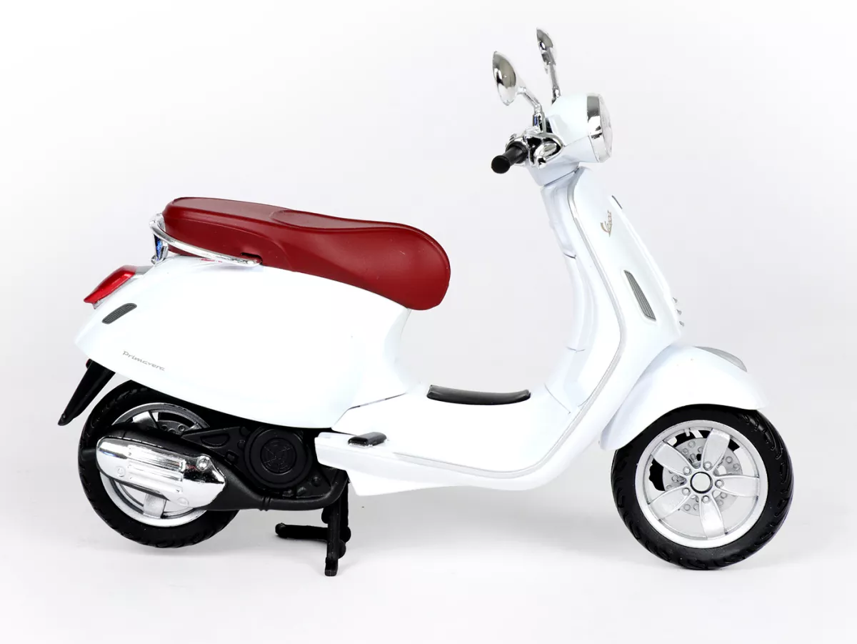 Modèle réduit -MAISTO 1:12- Vespa Primavera 150 - blanc