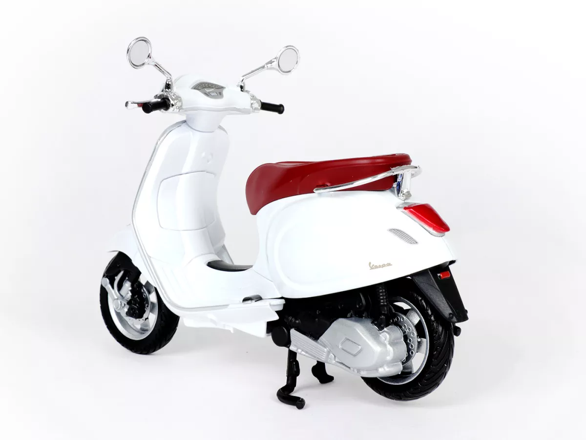 Modèle réduit -MAISTO 1:12- Vespa Primavera 150 - blanc