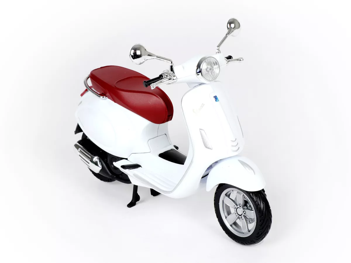 Modèle réduit -MAISTO 1:12- Vespa Primavera 150 - blanc