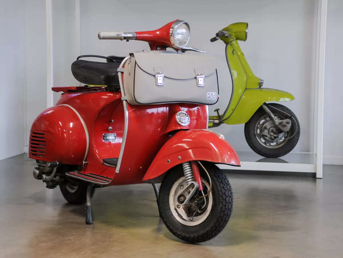 Bolsa cubrepiernas, cuero, exterior, gris -M&R, Made in Italy- Vespa 125 VNA, VNB, Vespa 150 VBA, VBB, Vespa 150 T4 (VGLA, VGLB)