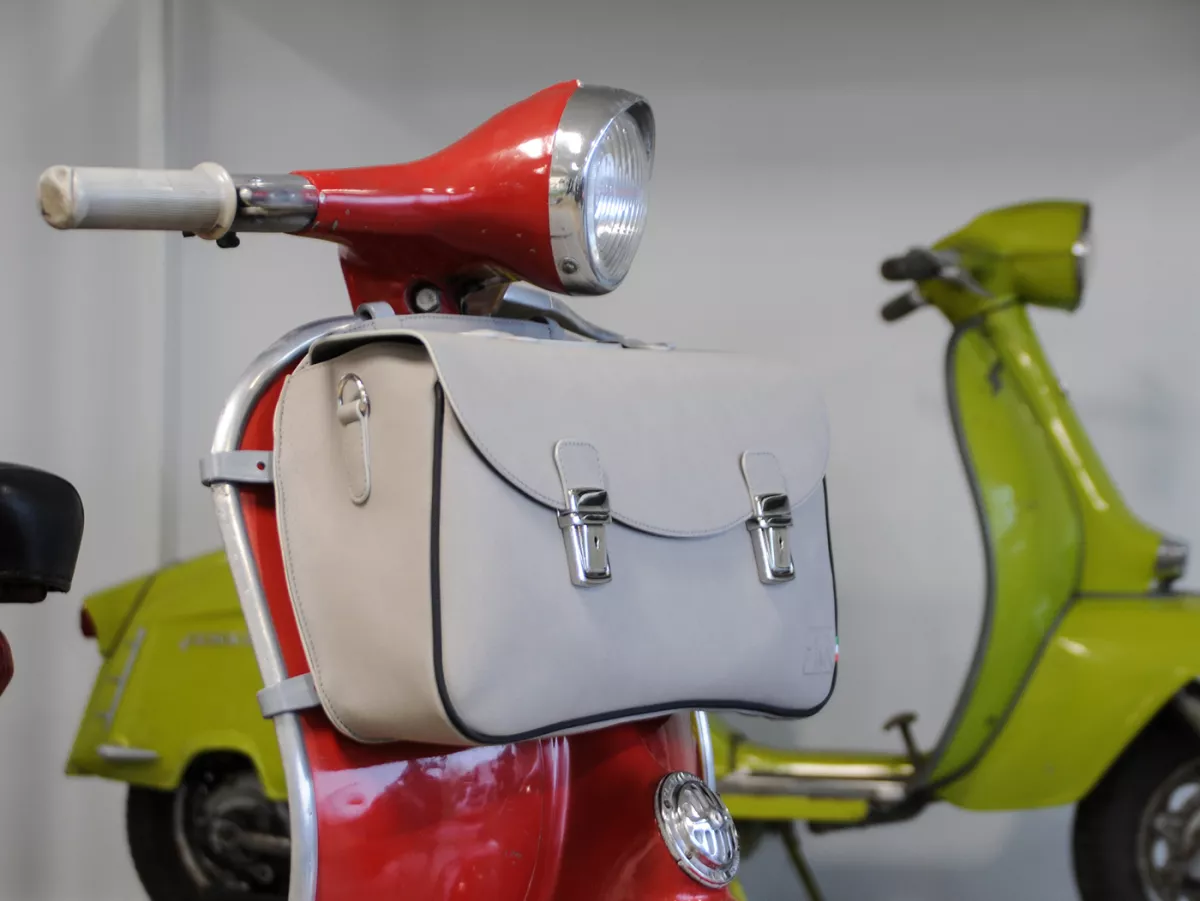 Bolsa cubrepiernas, cuero, exterior, gris -M&R, Made in Italy- Vespa 125 VNA, VNB, Vespa 150 VBA, VBB, Vespa 150 T4 (VGLA, VGLB)