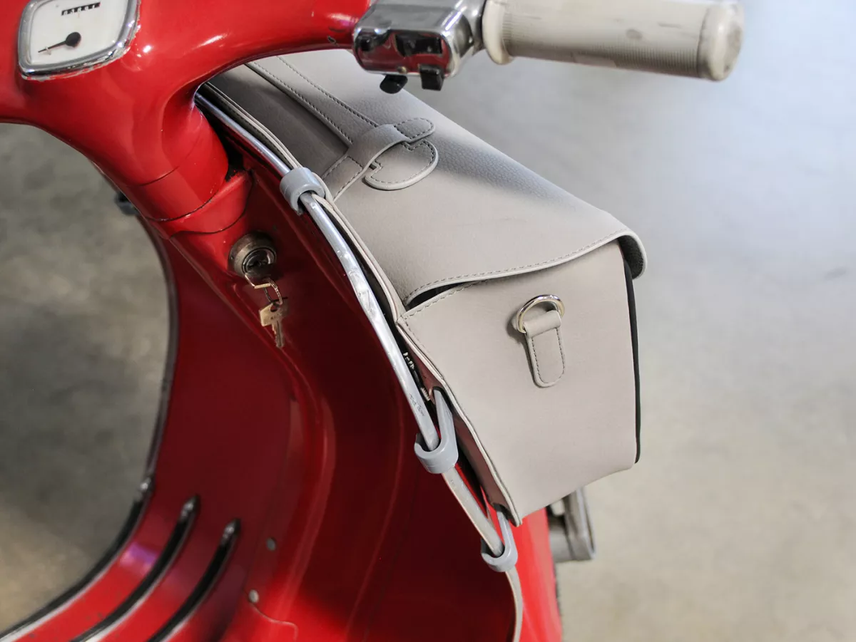 Bolsa cubrepiernas, cuero, exterior, gris -M&R, Made in Italy- Vespa 125 VNA, VNB, Vespa 150 VBA, VBB, Vespa 150 T4 (VGLA, VGLB)