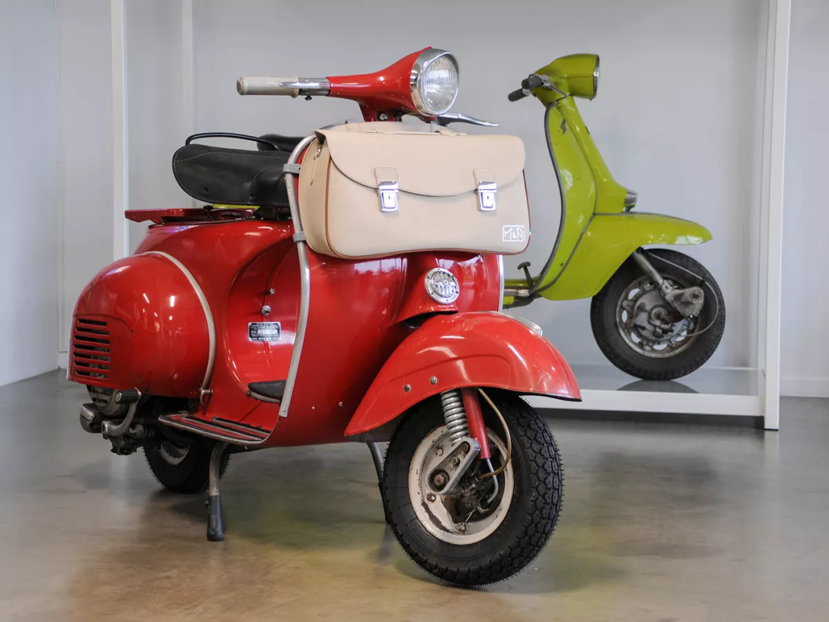 Bolsa cubrepiernas, cuero, exterior, beige -M&R, Made in Italy- Vespa 125 VNA, VNB, Vespa 150 VBA, VBB, Vespa 150 T4 (VGLA, VGLB)