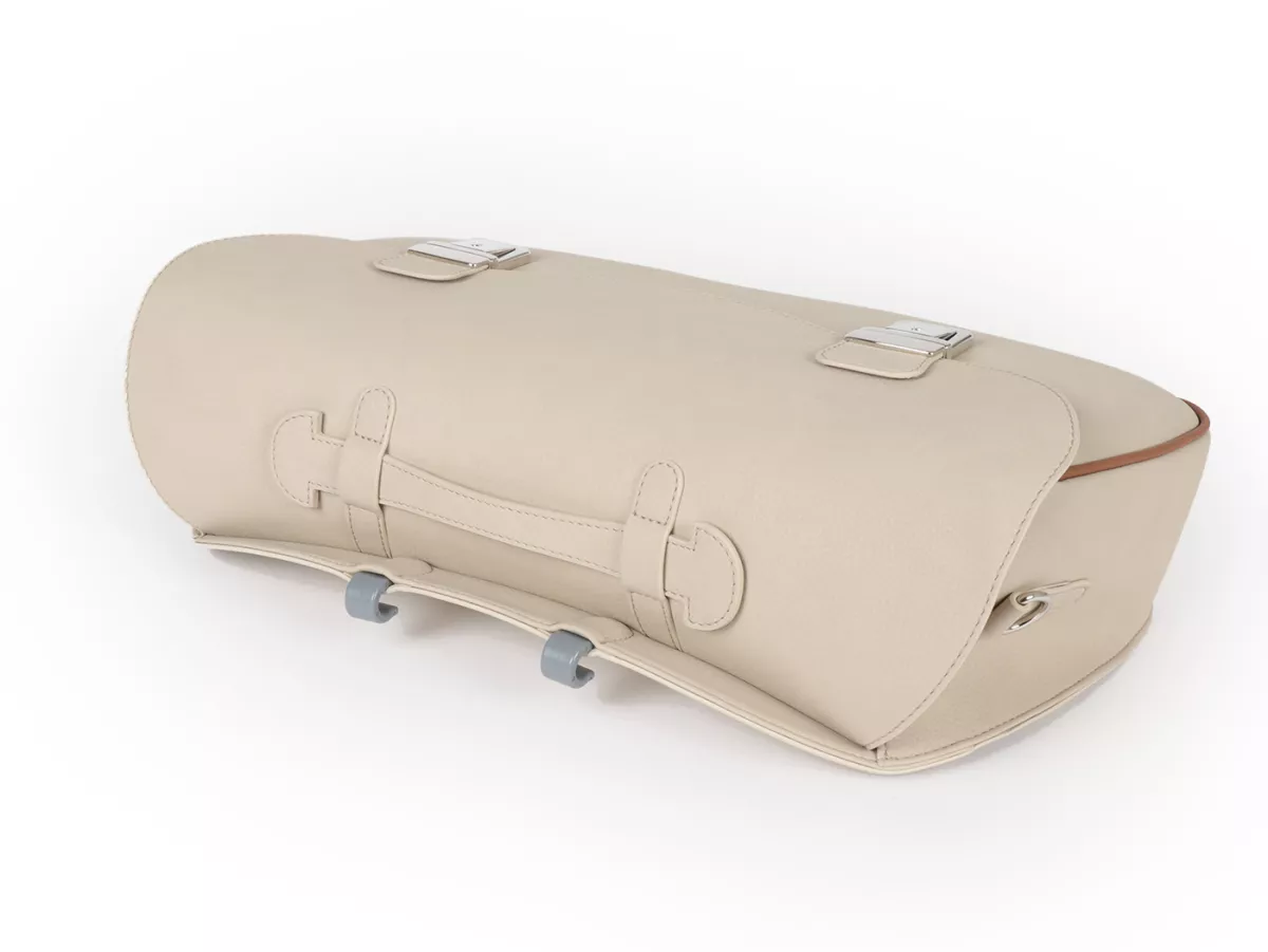 Bolsa cubrepiernas, cuero, exterior, beige -M&R, Made in Italy- Vespa Rally180 (VSD1T), Rally200 (VSE1T), TS125 (VNL3T), Sprint150 (VLB1T), Sprint Veloce, GT125 (VNL2T), GTR125 (VNL2T), Super, SS180 (VSC1T), GL150 (VLA1T)