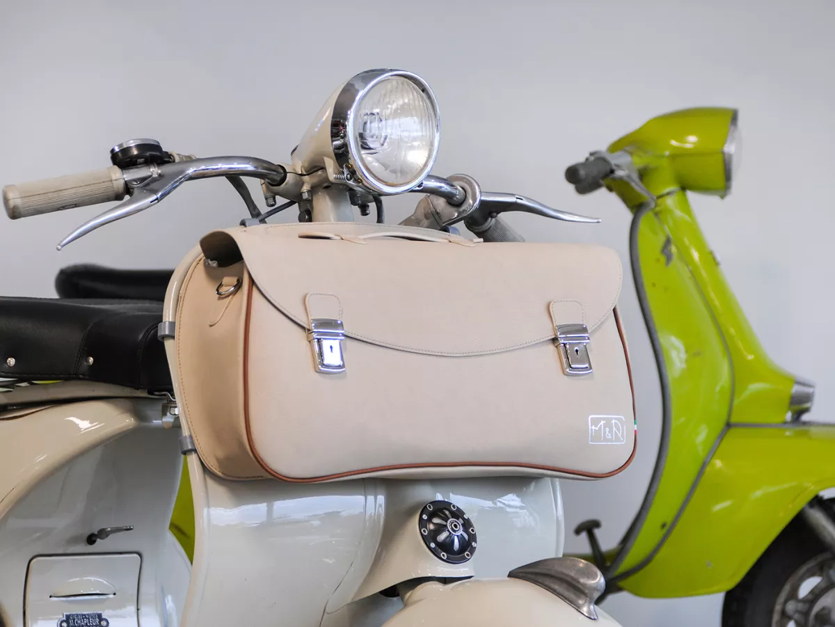 Beenschild tas, leer, buiten, beige -M&R, Made in Italy- Vespa VM, VN, VL, VB