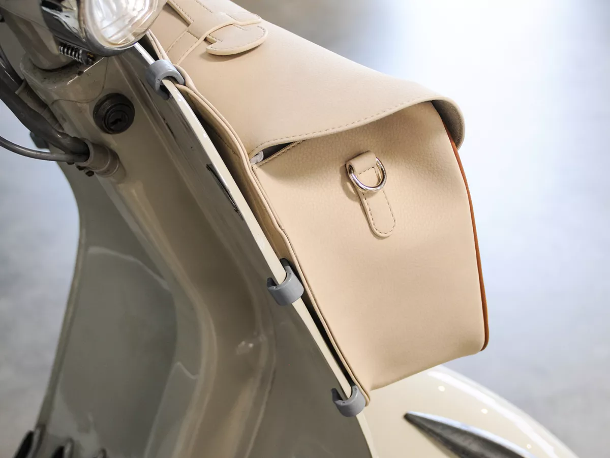 Beenschild tas, leer, buiten, beige -M&R, Made in Italy- Vespa VM, VN, VL, VB