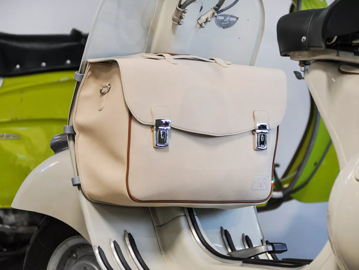 Beenschild tas, leer, binnen, beige -M&R, Made in Italy- Vespa VM, VN, VL, VB