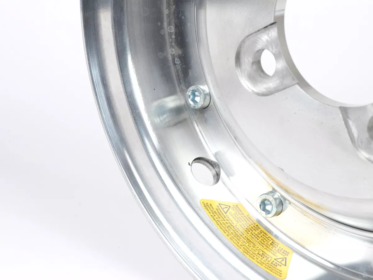 Fälg -PINASCO, V2.0, slanglös 2,15-8 tum aluminium- Vespa (typ 4 hål invändigt) - Wideframe V1-15, V30-33, VU, VM, VN, VNA, VNB, VB, VBA, VBB, Hoffmann, ACMA - Silver