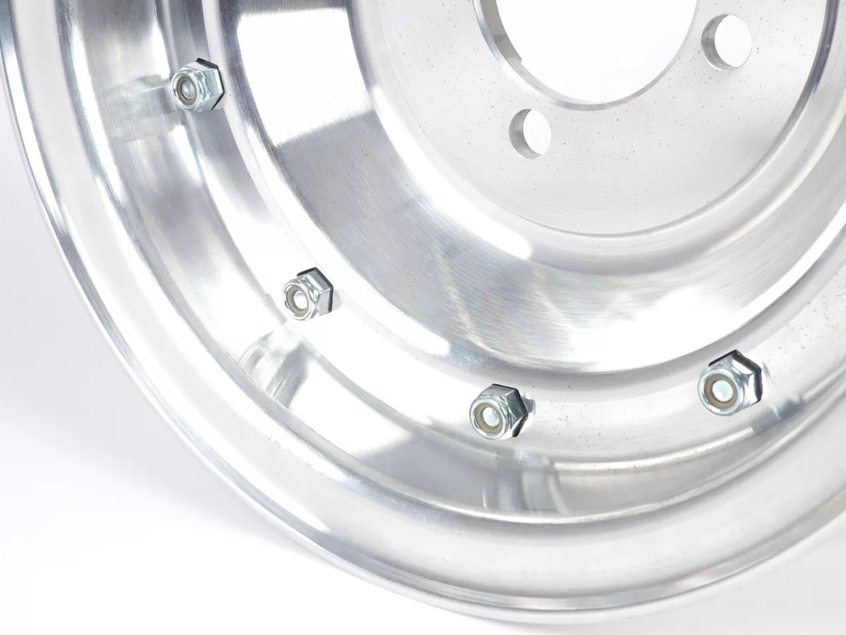 Fälg -PINASCO, V2.0, slanglös 2,15-8 tum aluminium- Vespa (typ 4 hål invändigt) - Wideframe V1-15, V30-33, VU, VM, VN, VNA, VNB, VB, VBA, VBB, Hoffmann, ACMA - Silver