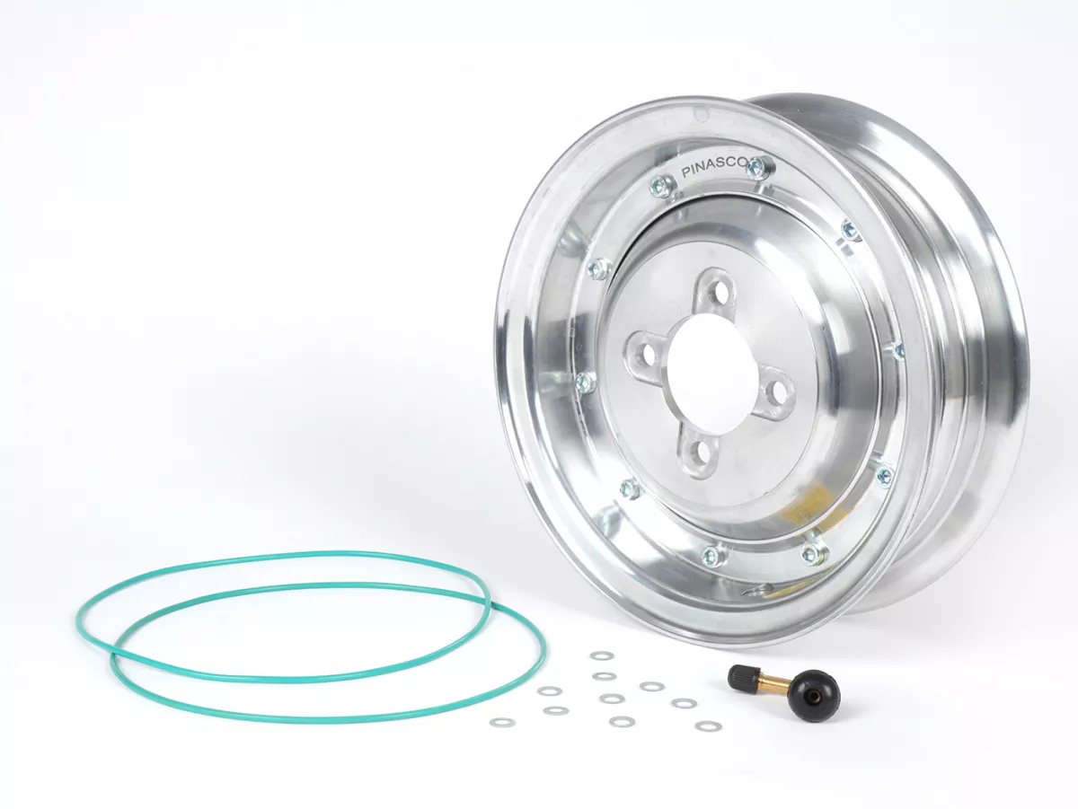 Fälg -PINASCO, V2.0, slanglös 2,15-8 tum aluminium- Vespa (typ 4 hål invändigt) - Wideframe V1-15, V30-33, VU, VM, VN, VNA, VNB, VB, VBA, VBB, Hoffmann, ACMA - Silver