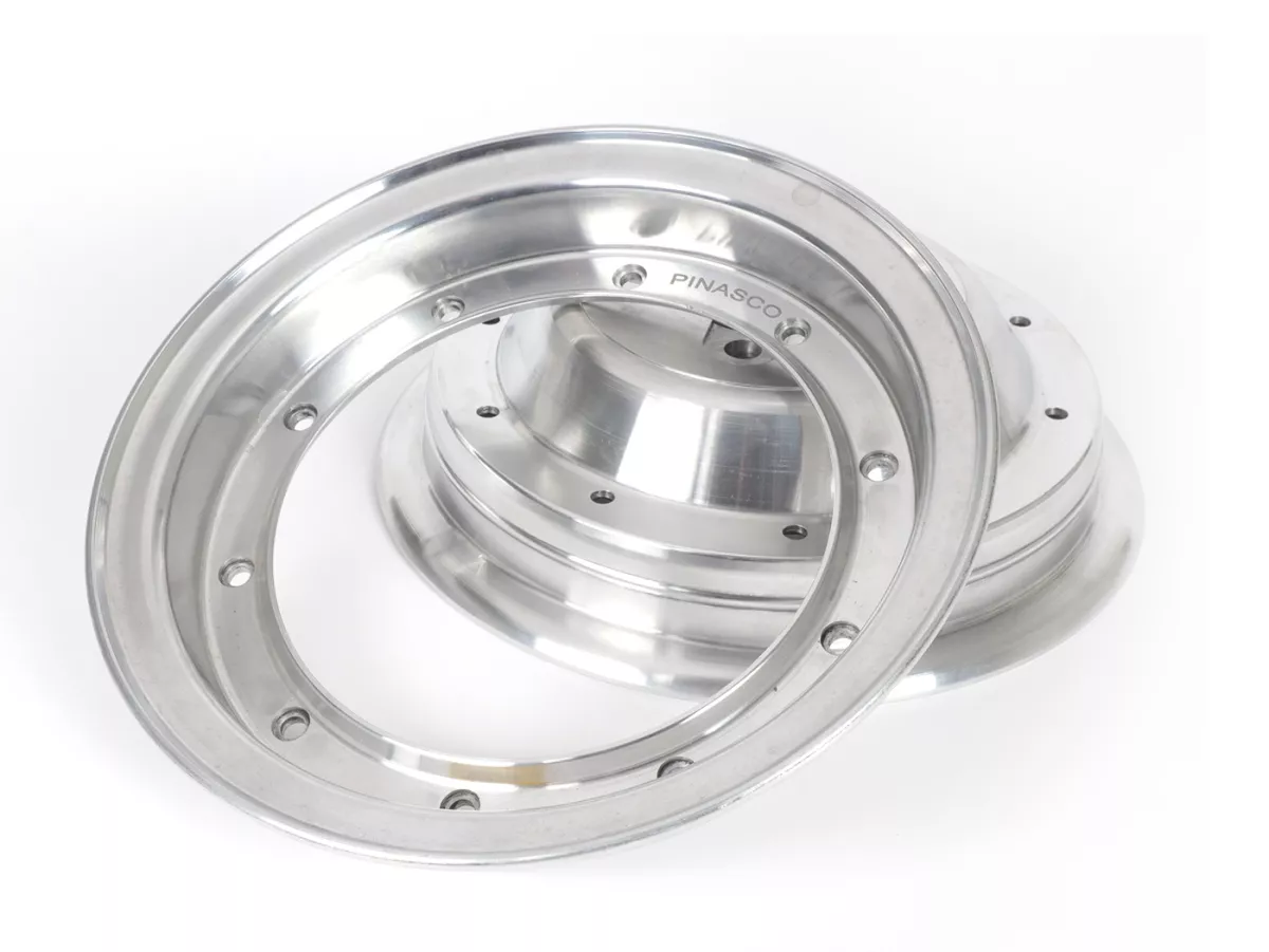 Fälg -PINASCO, V2.0, slanglös 2,15-8 tum aluminium- Vespa (typ 4 hål invändigt) - Wideframe V1-15, V30-33, VU, VM, VN, VNA, VNB, VB, VBA, VBB, Hoffmann, ACMA - Silver