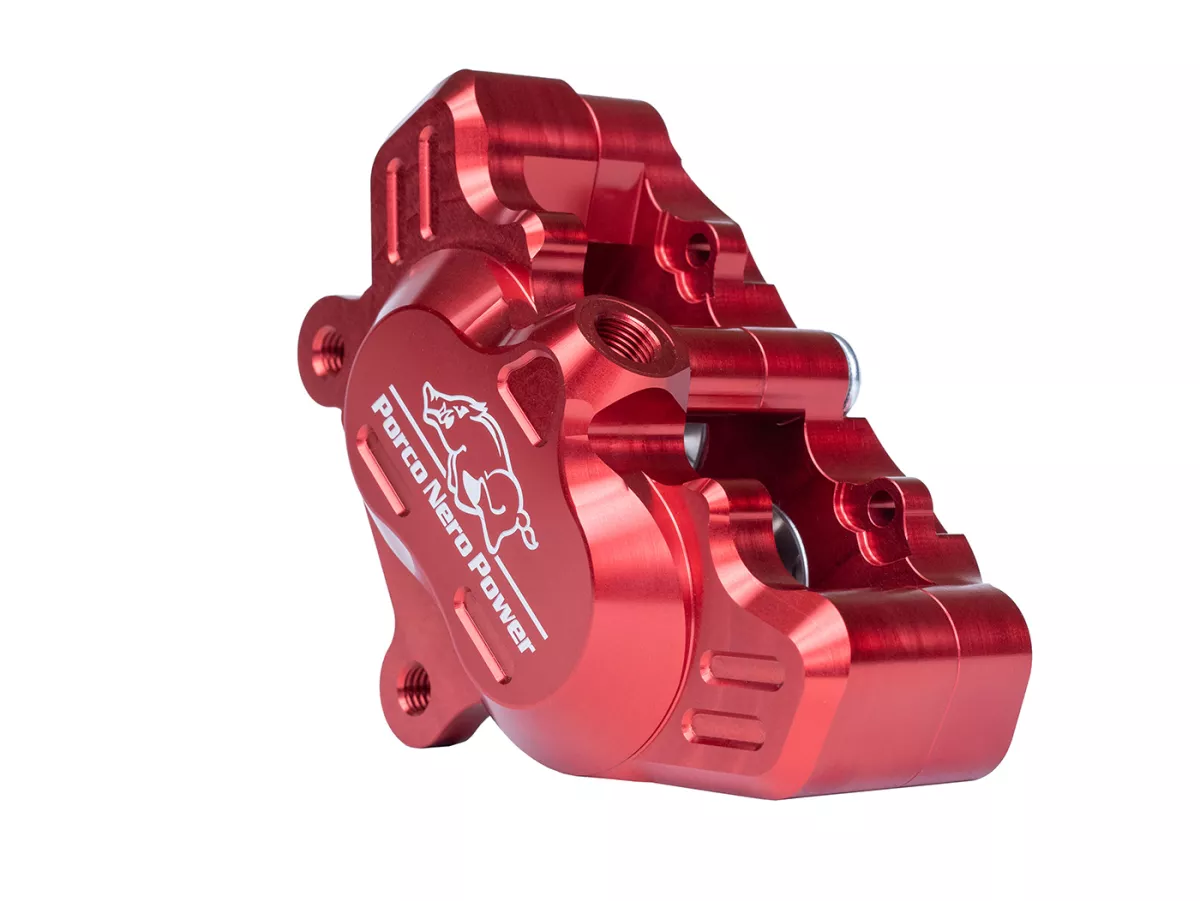 Kaliper rem depan (dengan sertifikat suku cadang TÜV) -PORCO NERO POWER 2.0 CNC oleh Spiegler 4-piston, Ø = 25/29mm- Vespa GT/GTS/GTV 125-300cc (dengan dan tanpa ABS) - anodisasi merah